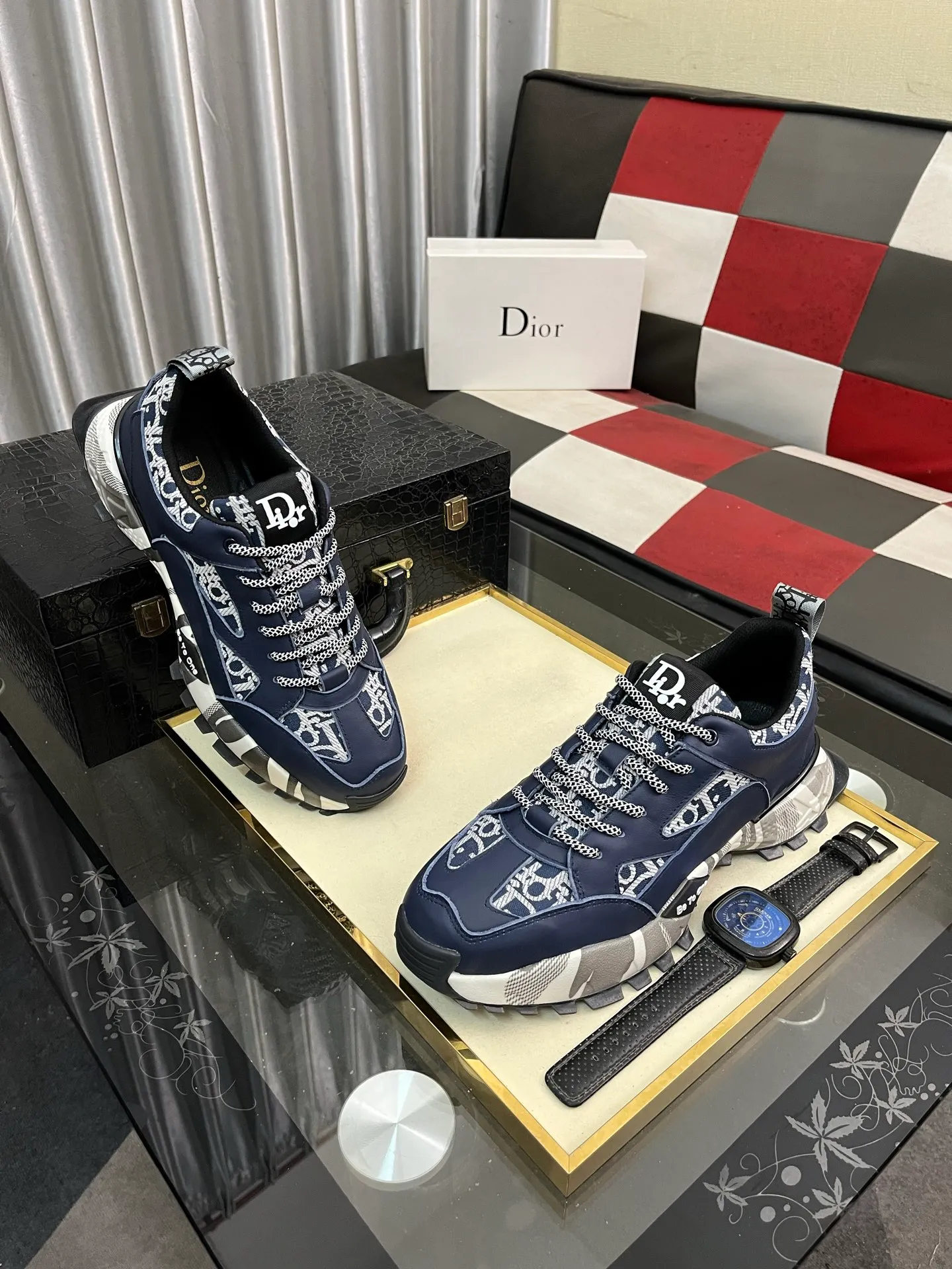 Men's Men's Shoes💰458⌚️⌚️Dior unique modern style sneakers. Counter purchasing 🏃casual leather shoes😍😍 original cowhide leather imported from Italy (refuses to discolor and grind feet) soles: original soles specially provided by the original factory, super cool😍 lace up and walk with wind👍 style design ⚠️ super comfortable and wear-resistant original soles. Just like shooting the real thing 🎬The real thing is better Code number: 38-443️⃣Colors available